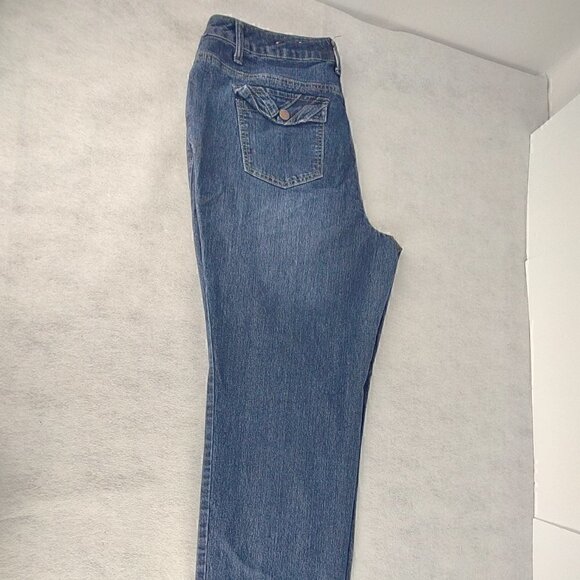 Cato Women's Medium Rise Classic Straight Leg Denim Blue Jeans Size 18W - Picture 4 of 12